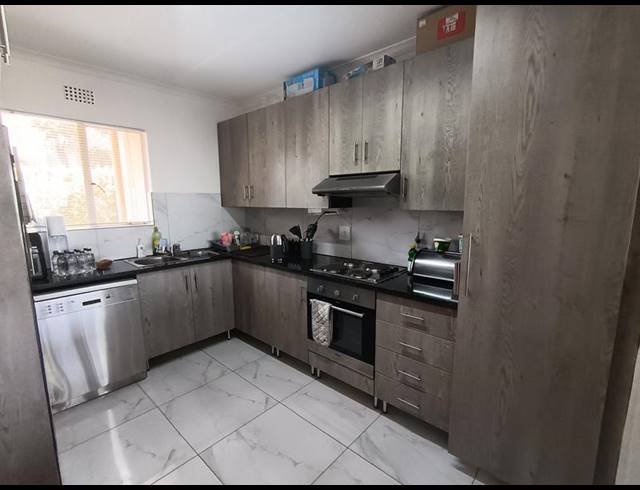 2 BEDROOM TOWNHOUSE FOR SALE IN PRIMROSE HILL